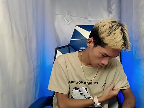 Snapshot of riks_tyler chatting on January 2026 06:50:01 AM riks tyler online show from January 2026 06:50:01 AM