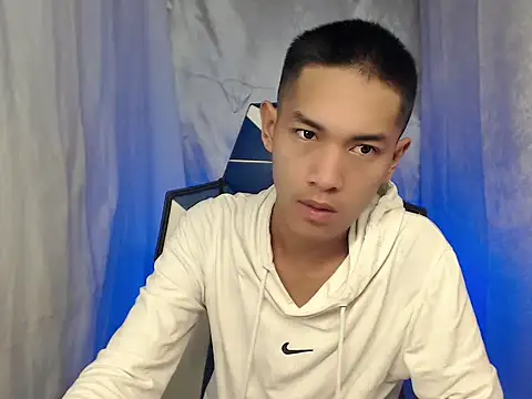 Snapshot of riks_tyler chatting on February 2026 05:55:01 PM riks tyler online show from February 2026 05:55:01 PM