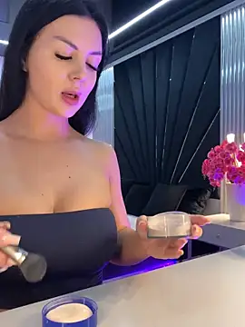 KenyaCruz online show from October 2025 05:13:02 PM