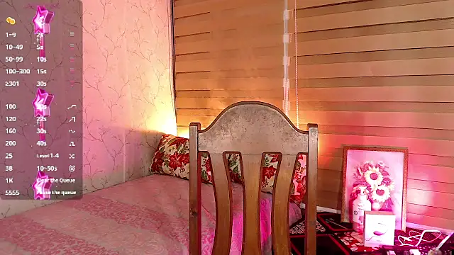 Snapshot of TssluttyNikka chatting on October 2025 08:20:02 PM TssluttyNikka online show from October 2025 08:20:02 PM