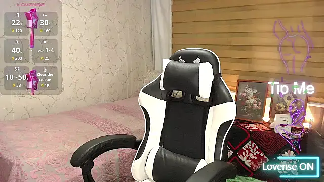 Snapshot of TssluttyNikka chatting on November 2025 09:48:01 PM TssluttyNikka online show from November 2025 09:48:01 PM