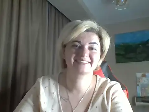 Wymini online show from September 2025 08:31:02 PM