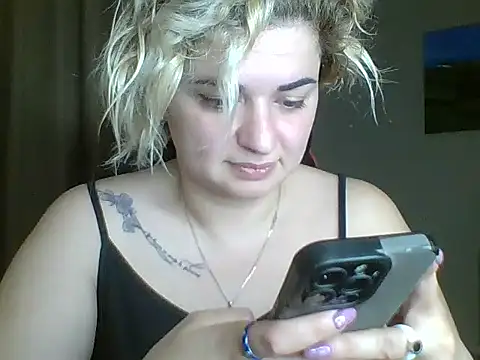 Wymini online show from September 2025 08:10:01 PM