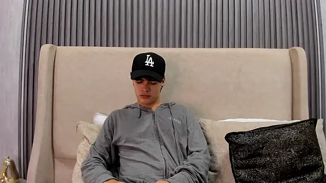 BenitoSaenz online show from October 2025 03:38:02 AM