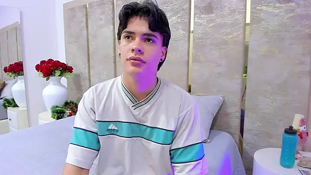 BenitoSaenz online show from December 2025 12:12:01 PM