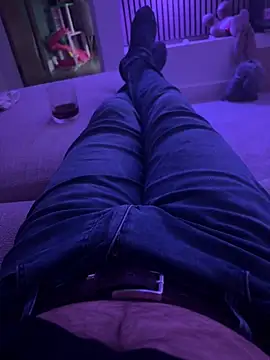 leroy9501 online show from April 2026 12:04:01 AM