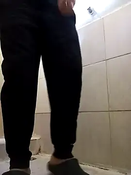 hassan8111 online show from April 2026 09:29:02 AM