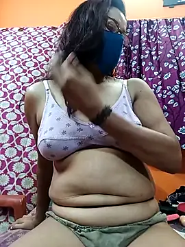 Snapshot of Hotpuja25 chatting on June 2026 03:47:01 PM Hotpuja25 online show from June 2026 03:47:01 PM