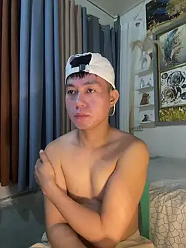 xshyboyx online show from February 2026 02:43:01 AM