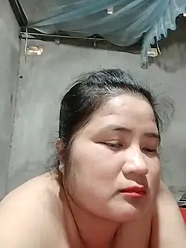 Snapshot of BigBoobs186 chatting on October 2025 03:04:02 AM BigBoobs186 online show from October 2025 03:04:02 AM