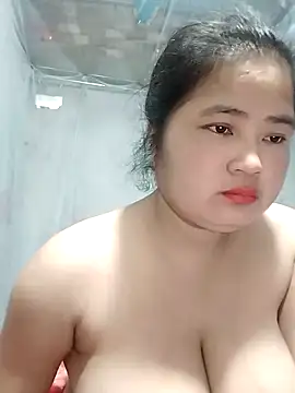 Snapshot of BigBoobs186 chatting on October 2025 01:00:01 PM BigBoobs186 online show from October 2025 01:00:01 PM