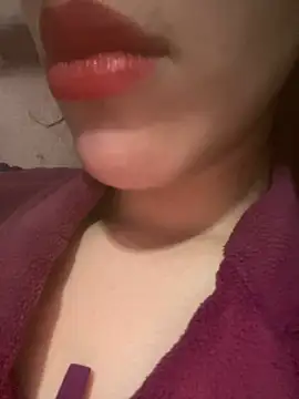 Mimisixo online show from April 2026 06:57:01 PM