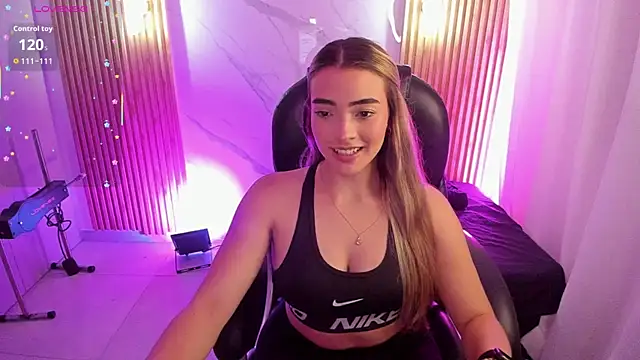 Snapshot of KYLIE_JONES6 chatting on April 2026 03:02:01 AM KYLIE JONES6 online show from April 2026 03:02:01 AM