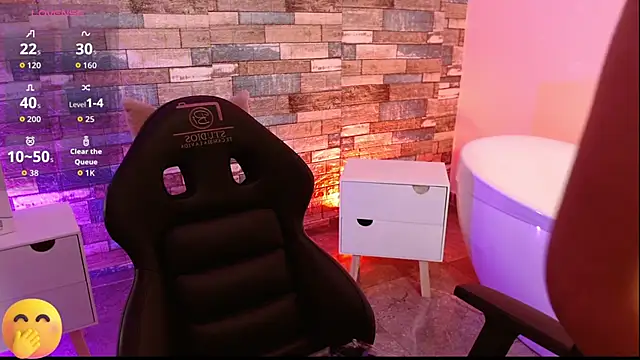 LIHIAN TAY online show from October 2025 12:03:01 PM