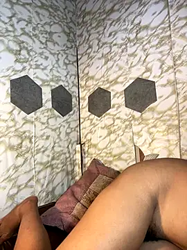 Snapshot of youryummybaby chatting on October 2025 08:15:02 AM youryummybaby online show from October 2025 08:15:02 AM