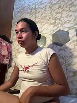 Snapshot of youryummybaby chatting on February 2026 08:07:01 AM youryummybaby online show from February 2026 08:07:01 AM