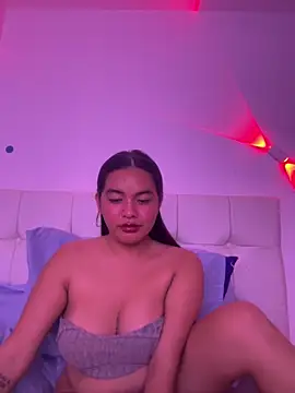 Snapshot of urasianlady chatting on October 2025 03:43:01 PM urasianlady online show from October 2025 03:43:01 PM