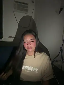 Snapshot of urasianlady chatting on October 2025 04:07:02 PM urasianlady online show from October 2025 04:07:02 PM