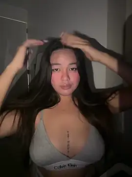 Snapshot of urasianlady chatting on November 2025 03:11:01 PM urasianlady online show from November 2025 03:11:01 PM