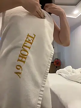 Meii-meyy online show from October 2025 05:52:01 AM