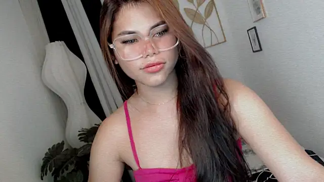 Snapshot of PrettyBlythes_TS chatting on June 2026 03:19:02 AM PrettyBlythes TS online show from June 2026 03:19:02 AM