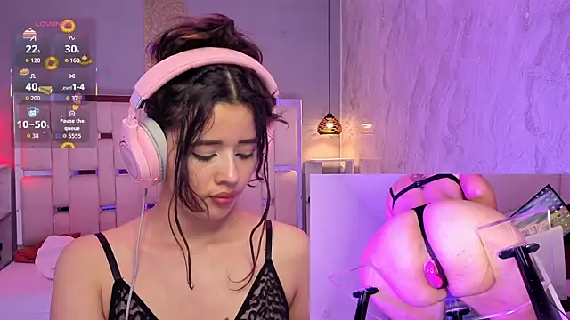 EvelynLips  online show from November 2025 05:06:02 AM