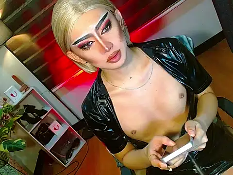 Snapshot of Queen_yasii_88 chatting on February 2026 02:33:01 PM Queen yasii 88 online show from February 2026 02:33:01 PM