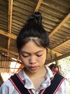 Thy00   online show from October 2025 07:28:02 AM