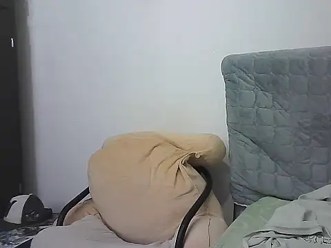 Snapshot of morenocabro10 chatting on November 2025 01:49:02 AM morenocabro10 online show from November 2025 01:49:02 AM