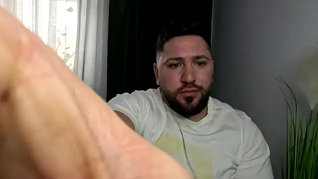 Gold Alpha Boy online show from March 2026 12:17:02 PM