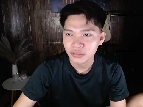 Helleron online show from November 2025 03:56:02 PM