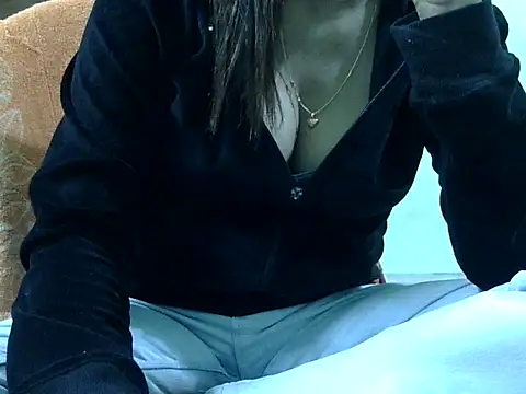 CHAMELI4747 online show from December 2025 08:32:02 AM