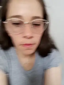 Snapshot of Isabella5_Brown_ chatting on February 2026 07:18:01 PM Isabella5 Brown online show from February 2026 07:18:01 PM