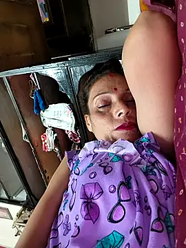 ISHANI-SINGH online show from September 2025 06:13:02 PM