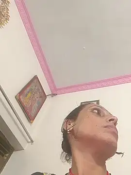 ISHANI-SINGH online show from December 2025 05:00:01 PM