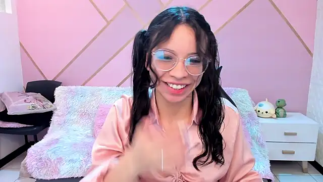 Giaa rossi online show from November 2025 01:06:02 PM