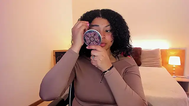 Snapshot of Dakota_Mars chatting on November 2025 07:35:01 PM Dakota Mars online show from November 2025 07:35:01 PM