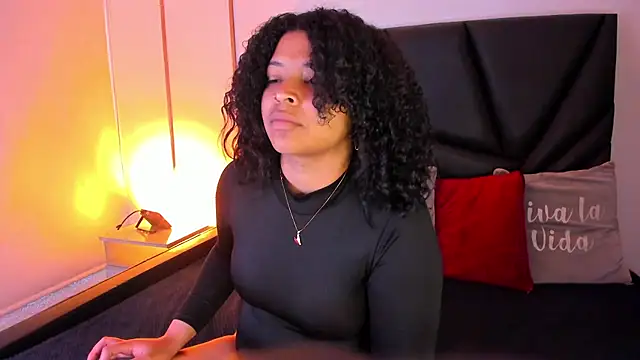 Snapshot of Dakota_Mars chatting on November 2025 08:55:01 PM Dakota Mars online show from November 2025 08:55:01 PM