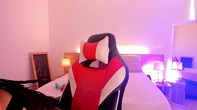 Snapshot of Dakota_Mars chatting on December 2025 08:16:02 PM Dakota Mars online show from December 2025 08:16:02 PM