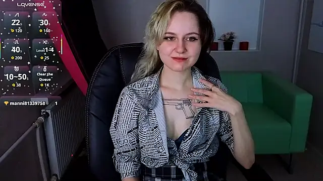 Snapshot of girl_next_doorr chatting on October 2025 01:07:02 PM girl next doorr online show from October 2025 01:07:02 PM