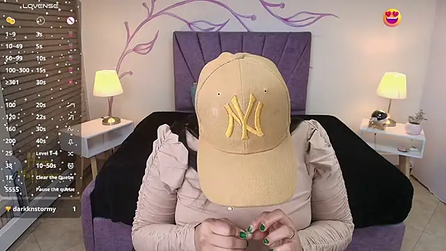 Lia Blake  online show from November 2025 12:20:01 PM