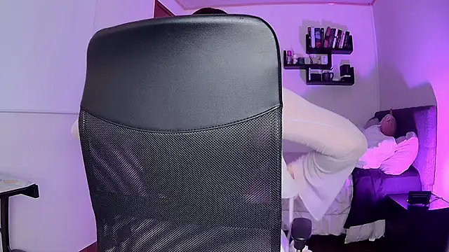 Snapshot of Violet_moon24 chatting on September 2025 10:59:02 AM Violet moon24 online show from September 2025 10:59:02 AM