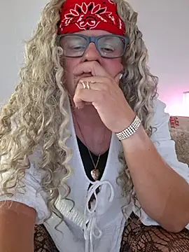 Komandos1974 online show from July 2026 04:41:01 AM