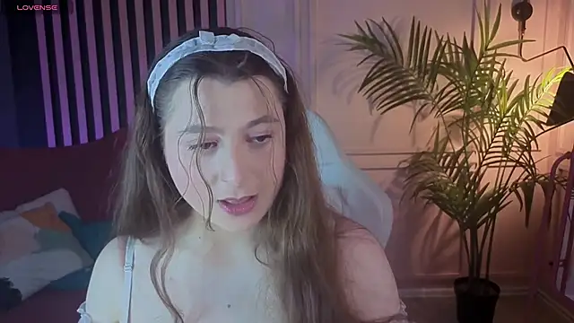 Queen Michelle  online show from September 2025 07:02:01 AM