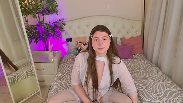 Snapshot of Queen_Michelle_ chatting on April 2026 09:32:01 PM Queen Michelle online show from April 2026 09:32:01 PM
