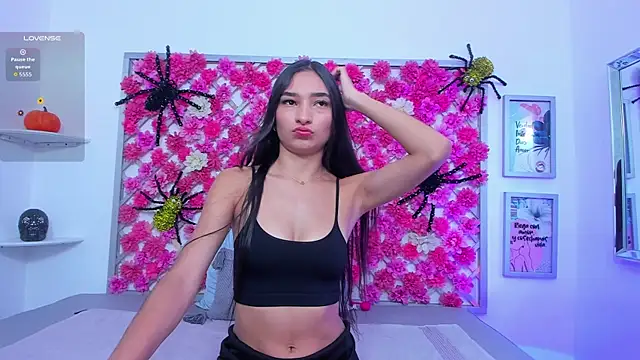 hannah miller 1 online show from October 2025 12:20:01 PM