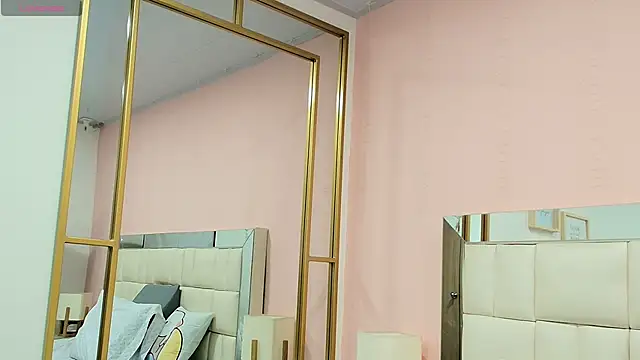 gisell gomez online show from January 2026 12:18:02 PM