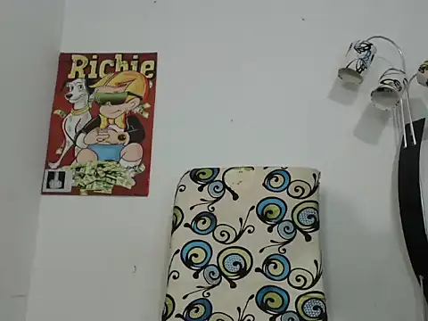 Thomasjons  online show from October 2025 03:16:01 AM