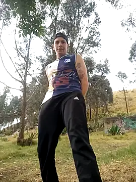 Thomasjons  online show from November 2025 06:07:02 PM