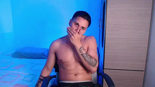 Snapshot of valentinosex1 chatting on October 2025 09:15:01 PM valentinosex1 online show from October 2025 09:15:01 PM